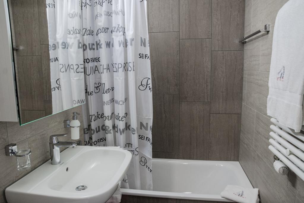 RELOC Serviced Apartments Zurich-Oerlikon Zimmer foto