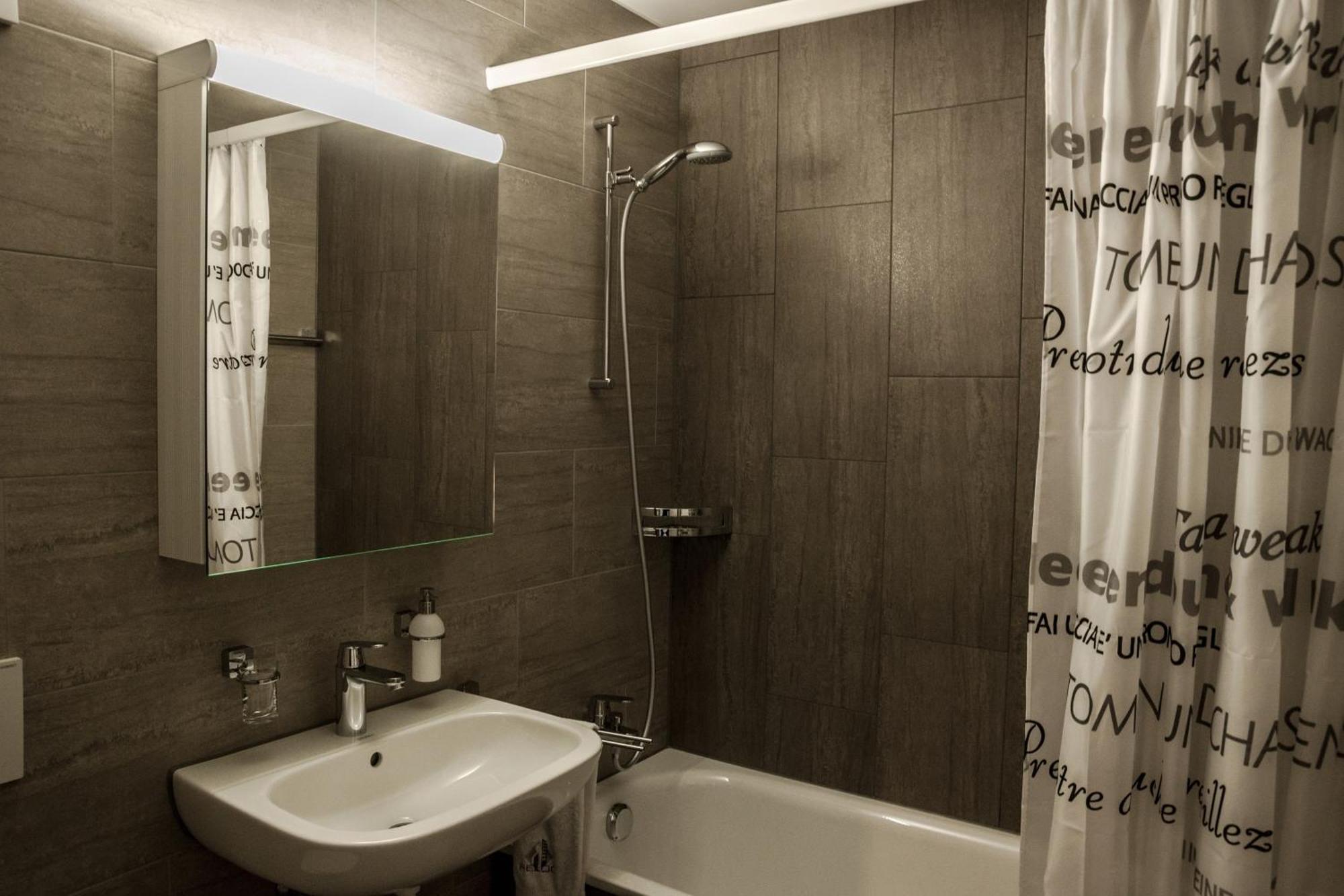RELOC Serviced Apartments Zurich-Oerlikon Zimmer foto